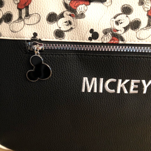 Disney Primark Mickey Mouse Weekender Bag - Picture 4 of 15